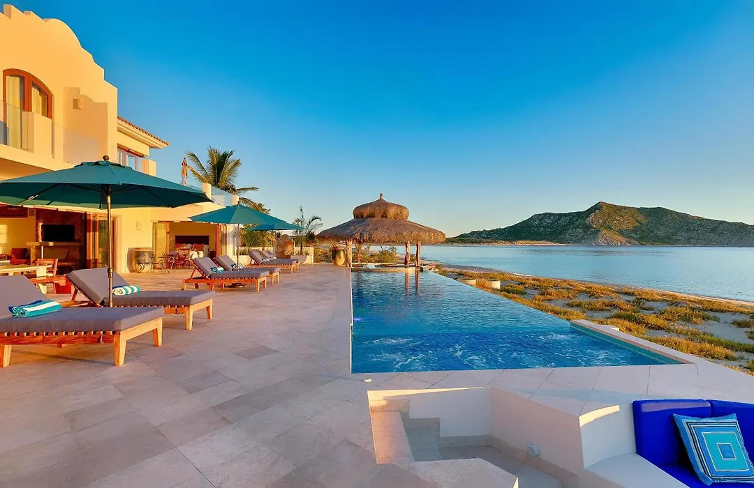 Villa Bahia de los Frailes by Cabo Villas-1
