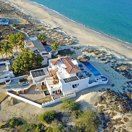 Villa Bahia de los Frailes by Cabo Villas-3